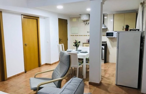 Port de Sagunt Apartment | Impeccable 3-Bed Apartment in Puerto de Sagunto