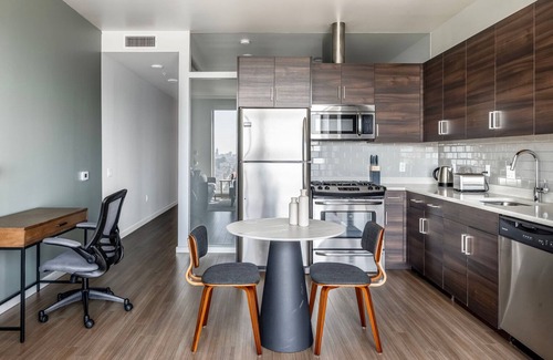 Civic Center Apartment | Impeccable Soma 1BR w/Pet Spa, Rooftop & Gym, nr Dining, by Blueground