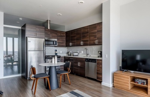 Civic Center Apartment | Impeccable Soma 1BR w/Pet Spa, Rooftop & Gym, nr Dining, by Blueground