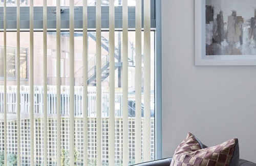 Watford Town Centre Apartment | Impressive 2Bedroom/2Bathroom Flat with FREE WIFI and Parking