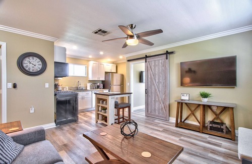 Murrieta House | Impressive 2nd Floor guest house suite near Wine Country