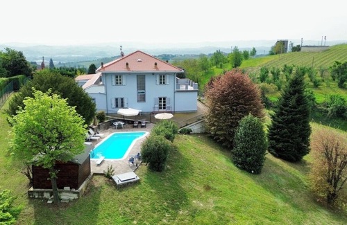 Govone Villa | Impressive: Villa Magna with pool and park - Langhe wine region