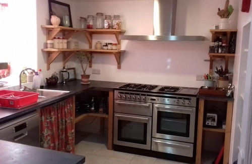 Sticklepath Cottage | In a delightful village within Dartmoor National Park. Pet & children friendly.