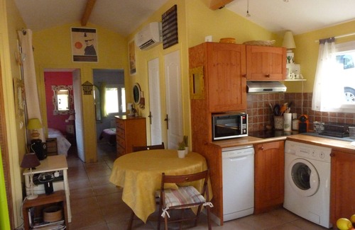 Gassin Ski Chalet | In a peaceful setting among pines and oleanders near St Tropez.