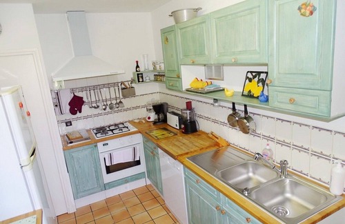 Tournon-d'Agenais House | In a quiet garden, set back from the medieval bastide town of Tournon
