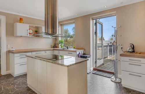 Karise Apartment | In a wonderful location for excursions welcomes you this spacious apartment with fantastic roof terr