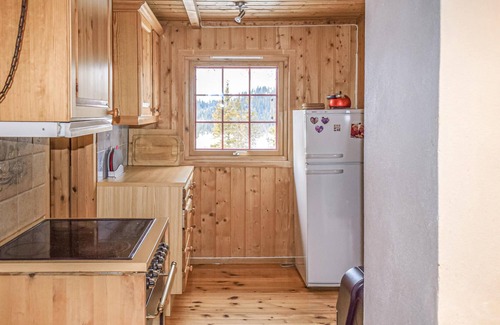 Fla Municipality House | In a wooded residential area, not far from the lake, this authentic wooden house with great views we