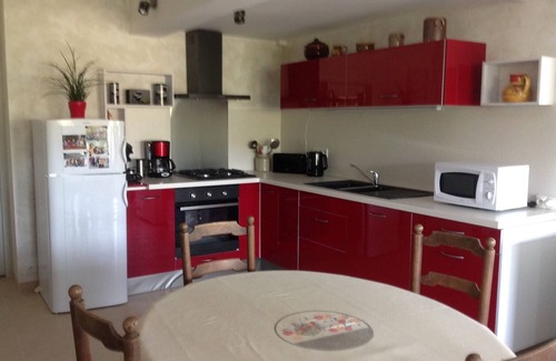 Gan Apartment | In Béarn between sea and mountain - private, heated indoor pool.