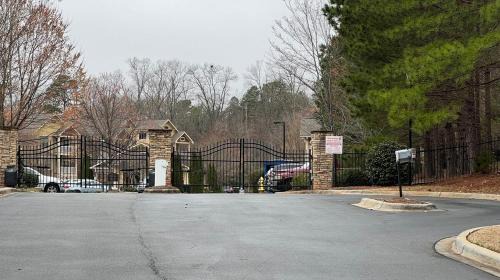 Executive Park Apartment | In Charlotte for Business or Pleasure - Amazing Location, Great Prices Sleeps-4 Instant Bookings Pools are still OPEN First Floor "Handicap Accessible"