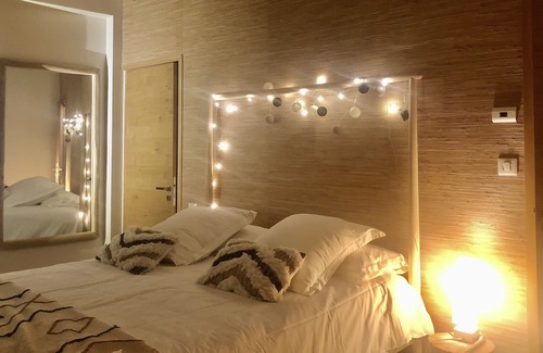 Chateauneuf-de-Gadagne Bed & Breakfast | In Chateauneuf de Gadagne, in the heart of the village: 2 independent bedrooms