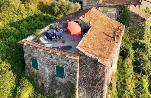 Vezzi Portio House | In Einem: Berge und Meer in Ligurien