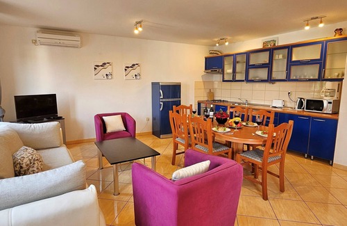 Supetar Apartment | In heart of the Old Town, 300m to Pretty Harbour & Restaurants, 400m to Beach