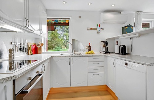 Mosevra House | In quiet surroundings near the Ho Bay lies this cozy cottage.