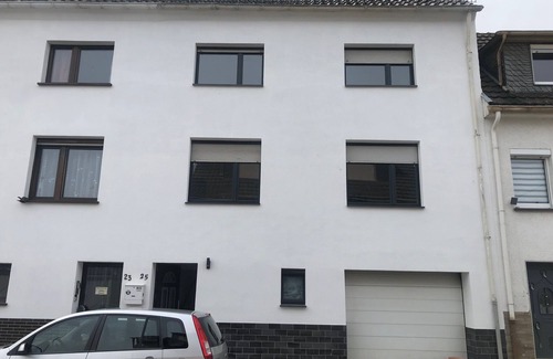 Brohl-Lutzing House | In the Brohl valley near the Nürburgring shared apartment, vacation apartment or mechanic's apartment