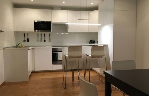 Augustenstraße Apartment | In the center, 2-room-apartment, 75sqm, 20% DISCOUNT from 1 month! W-Lan, TG, partly with AC!