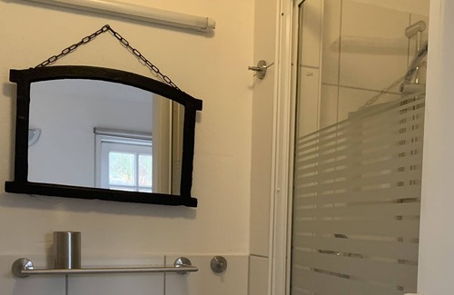 Hentern Apartment | In the countryside, by the river, quiet, fireplace, small terrace, WiFi, TV