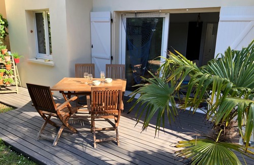 Berck-sur-Mer House | In the garden of No. 108