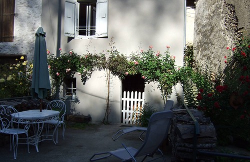 La Fajolle House | In the heart of a preserved, welcoming, flower-filled mountain village