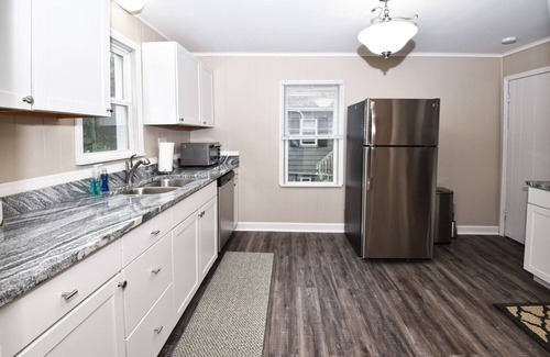 Blue Ash House | In The Heart of Blue Ash II- Close to Kenwood Mall