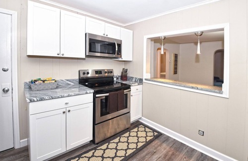 Blue Ash House | In The Heart of Blue Ash II- Close to Kenwood Mall