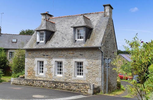 Canihuel House | In the heart of Brittany, this charming stone house welcomes you in Canihuel.