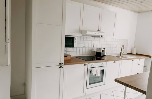 Holsterhausen Apartment | In the heart of Essen! Trade fair and university hospital nearby! HO2L