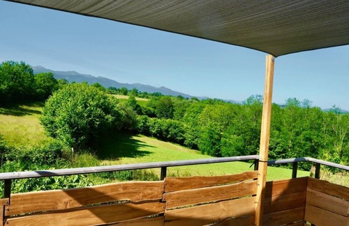 Gan Apartment | In the heart of nature, quiet, view of the Pyrenees with terrace