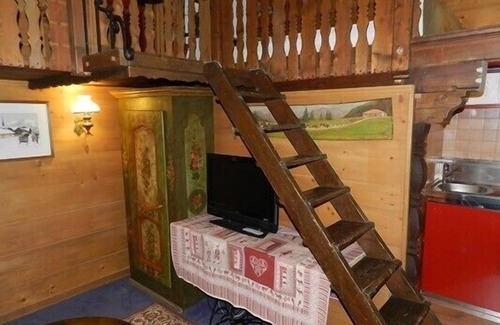 Gstaad Ski Chalet | In the heart of the famous Bernese station, in pedestrian zone