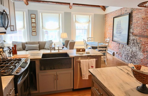 Marblehead Condo | In the heart of the historic district