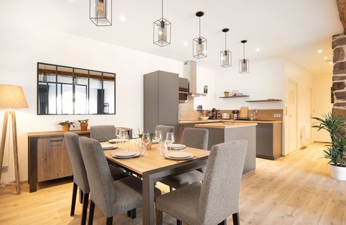 Fourviere Apartment | In the hyper-center, a stone's throw from Vieux-Lyon and Les Subsistances