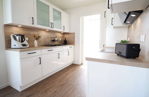 Marienleuchte Apartment | In the Küstenleuchten vacation apartment, you live right by the sea - with pr