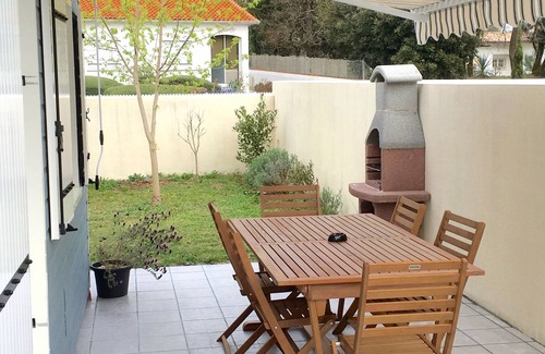 Ronce-les-Bains House | in the little blue cottage