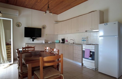 Chalikounas House | In the middle of nature! holiday home in calm neighborhood, wifi | Halikounas, C