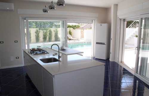 Campomarino di Maruggio Villa | In the pool holiday home