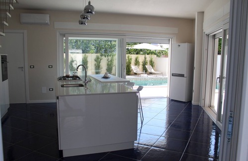 Campomarino di Maruggio Villa | In the pool holiday home