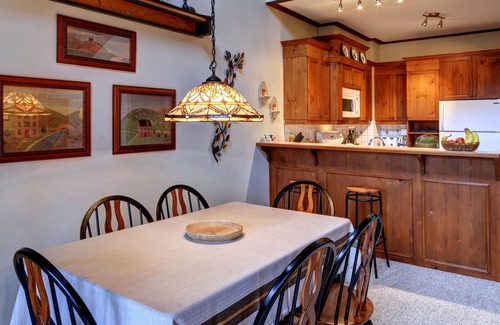 Mont-Tremblant Condo | IN TREMBLANT RESORT. Cozy retreat. 3 minute walk to ski lift. 31-day min stay.