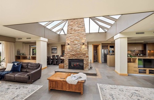 Gracetown House | Incognito An Exclusive Oceanfront Estate