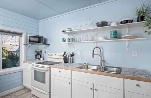Rockaway Beach Condo | Incredible Central Rockaway Location, *Pet Friendly*, Patio, Walk to Beach and Downtown, Unit 7