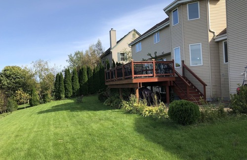 Franklin House | Incredible Large Home Near MKE airport 15 mins from downtown Available for DNC