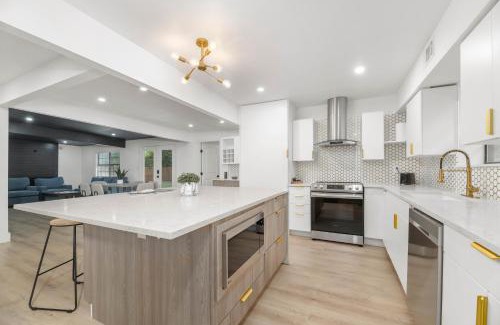 Dallas House | Incredible Modern 4 Bedroom