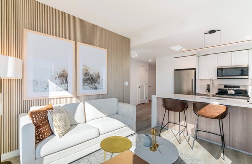 Hunters Point Apartment | Incredible One-Bedroom in Greenpoint