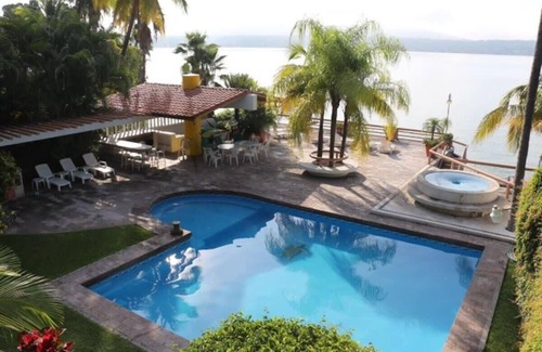Tequesquitengo Villa | Incredibly Beautiful Big Villa For Up To 32 Guests