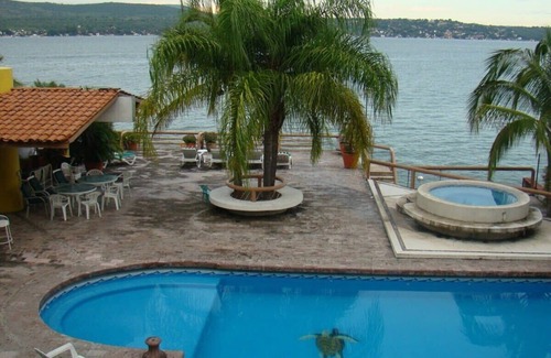 Tequesquitengo Villa | Incredibly Beautiful Big Villa For Up To 32 Guests