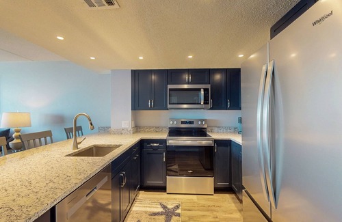 North Ocean City Condo | Incredibly Convenient Beach Condo w/Balcony, W/D, A/C, Shared Pools, Gym, Tennis