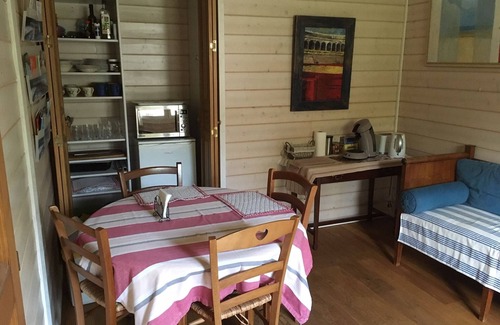 Collonge-Bellerive House | independent house in property with views of Mont Blanc.
