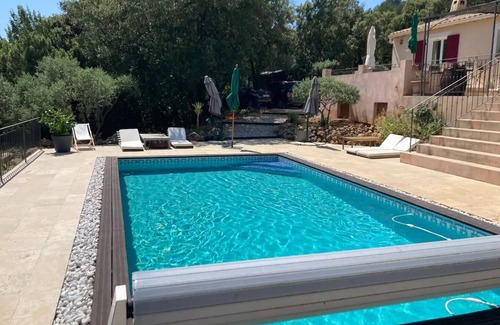 Seillons-Source-d'Argens Bed & Breakfast | Independent, cosy room with pool access