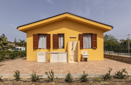 Piana Calzata Villa | Independent villa near the sea, fenced with garden and internal parking