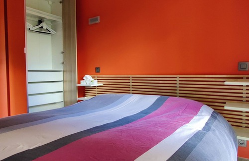 Creon House | Independant guesthouse in design villa with swimmingpool, close to Bordeaux