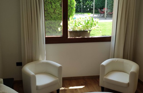 El Prat de Llobregat House | Independent lodging with exit to the garden. Close to airport, subway and train.