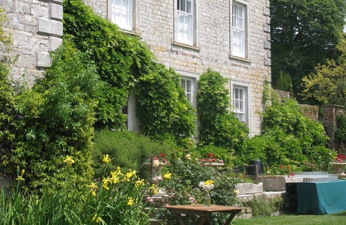 Corfe House | Independent Garden Wing of Dorset country house
